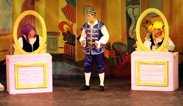 Cinderella Pantomime Broxbourne: Buttons and Ugly Sisters in Mirrors